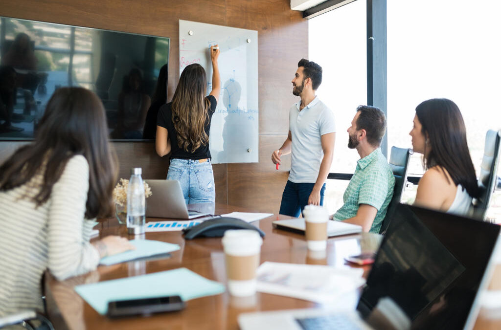 ¡Aclaremos! ¿Es lo mismo ¨strategy¨ que ¨management¨ consulting?